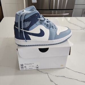 Nike Kids Air Jordan 1 Mid - Blue and White